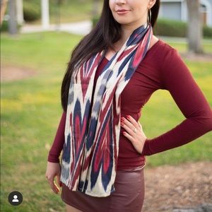 Beautiful natural 100% ikat scarf!New!